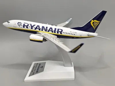 Boeing 737 200 desk model