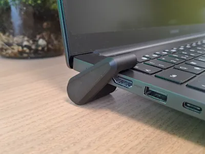 Laptop stand