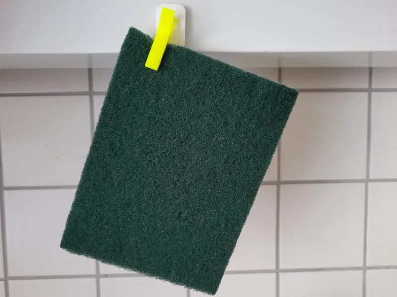 scotch-brite clip (simple clip)