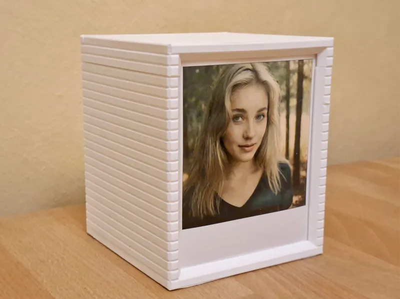 Polaroid Photo Display & Storage Nook (88x107 mm)