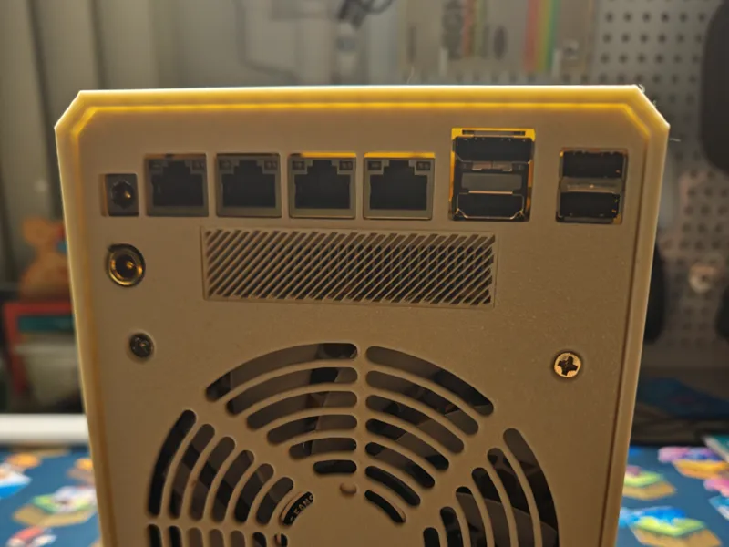 基于n5105重新制作的qnas4内框（4网口在外版本）