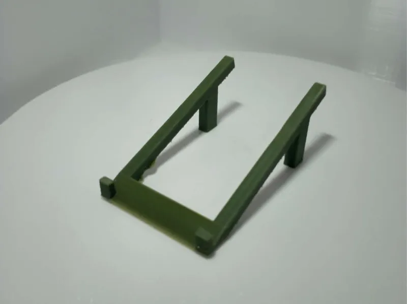 Challenge coin/medal box angled stand