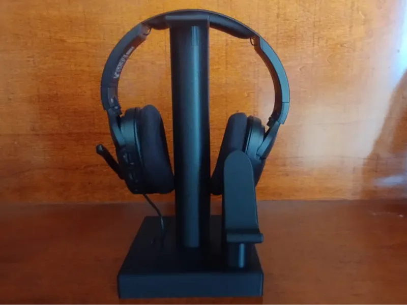 headphones and controller stand