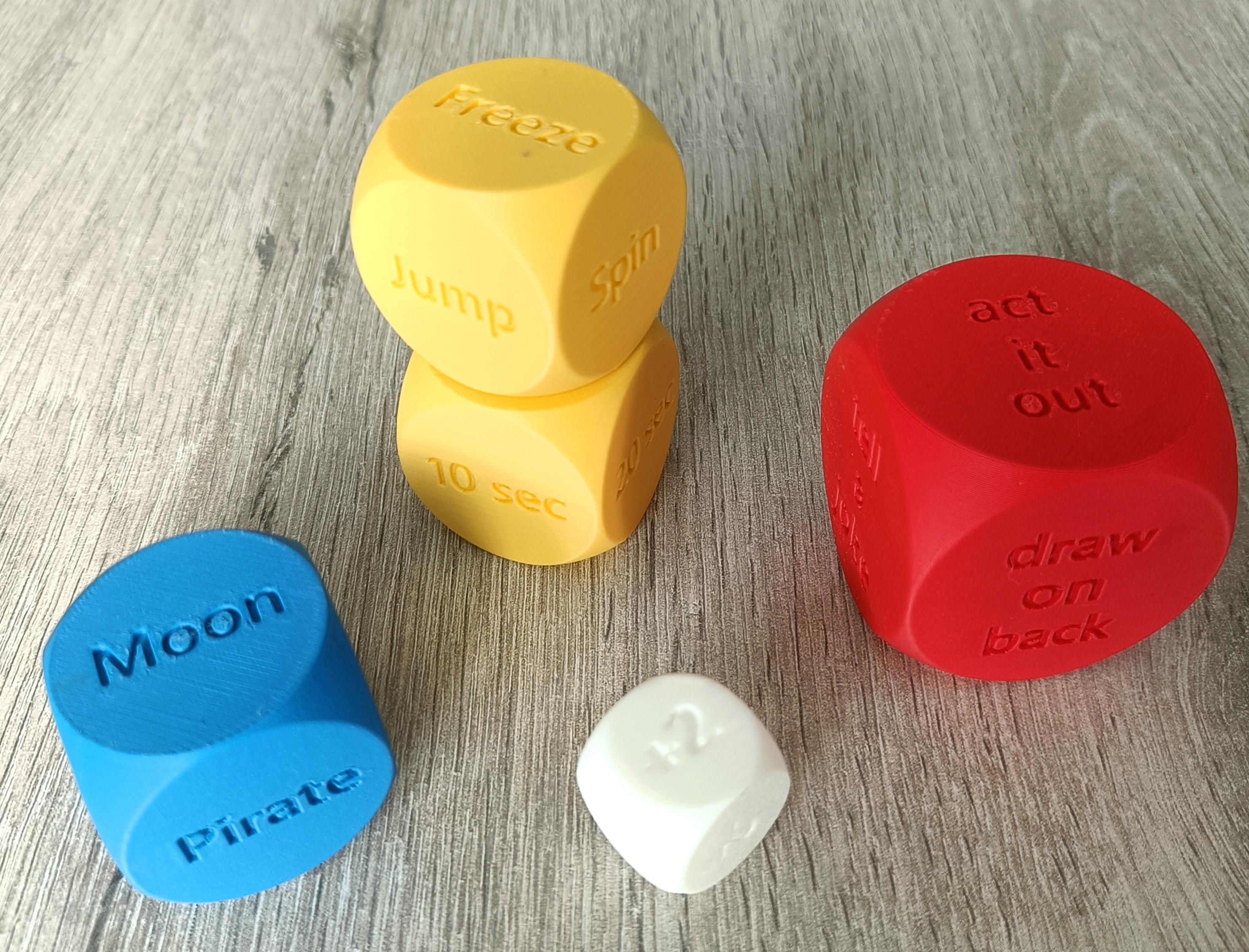 Miniatura 5 do modelo 3D Custom Text Dice Set
