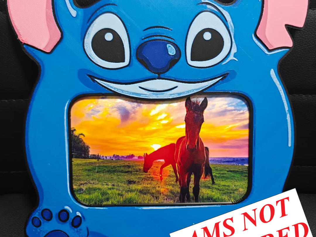 Stitch Photo Frame & Stand / Swappable frame NOAMS