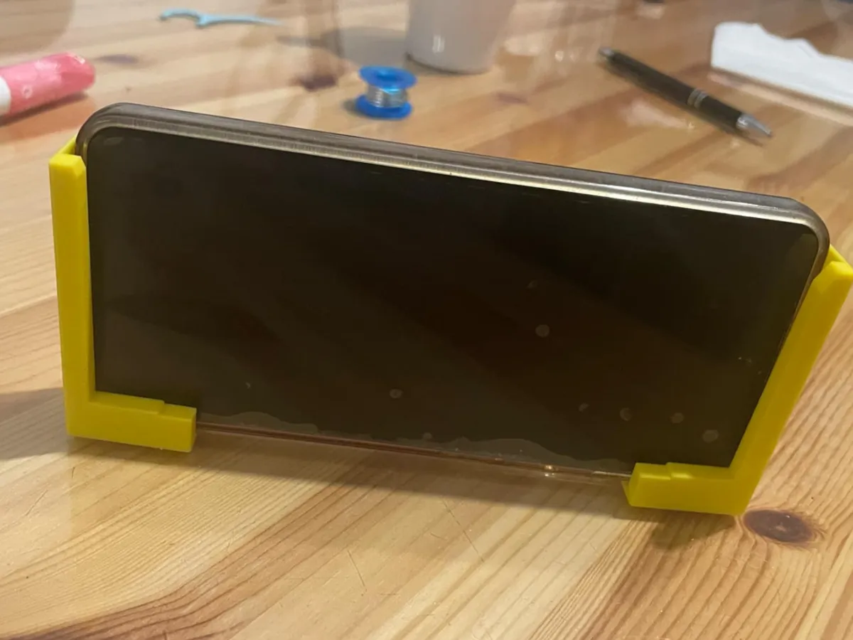 Support téléphone adhésif pour voiture