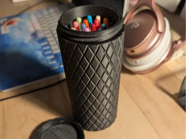 Étui à stylos avec couvercle