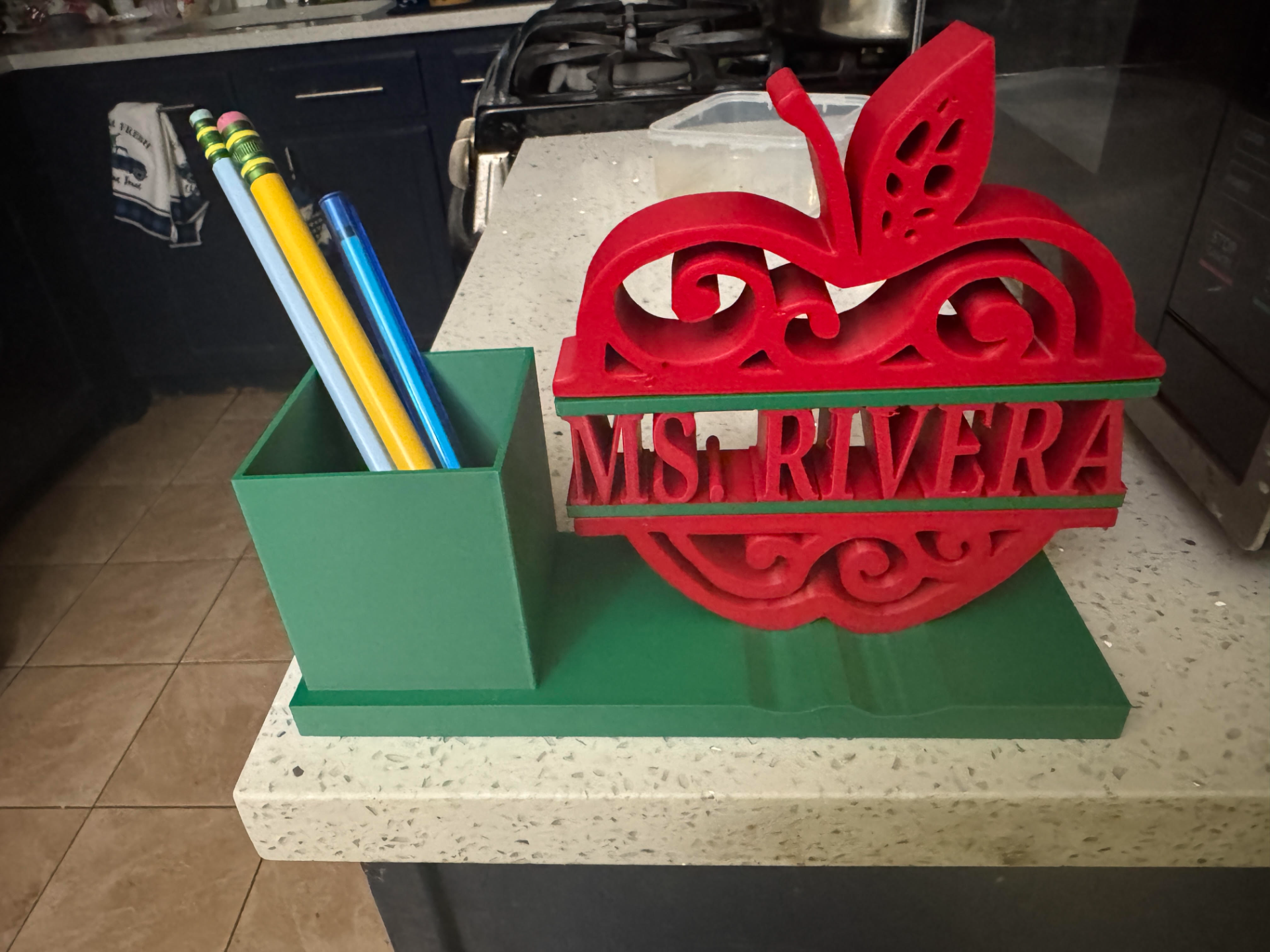 Teachers Apple Base with Square Pen Holder - Remix