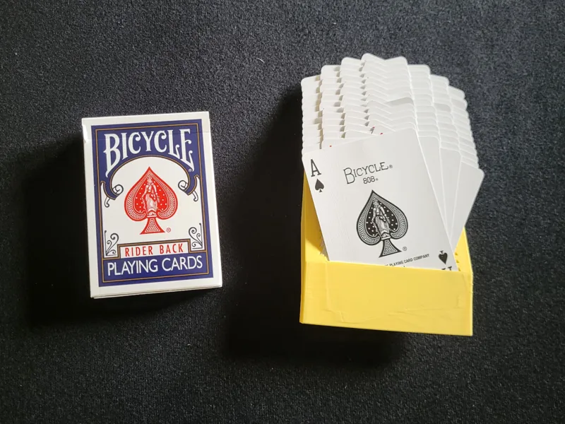 Compact pocket card index for magic tricks