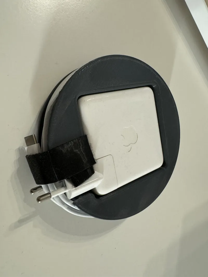 Cable Holder for Apple 61W USB-C Power Adapter