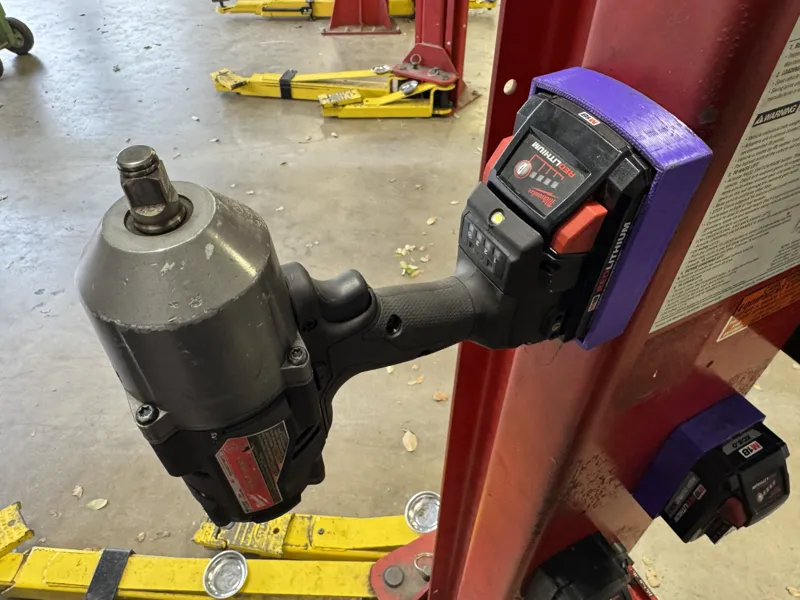 Milwaukee m18 CP battery magnet case