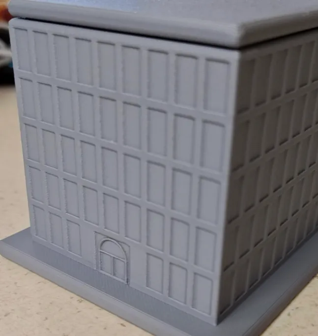 Skyscraper base and lid