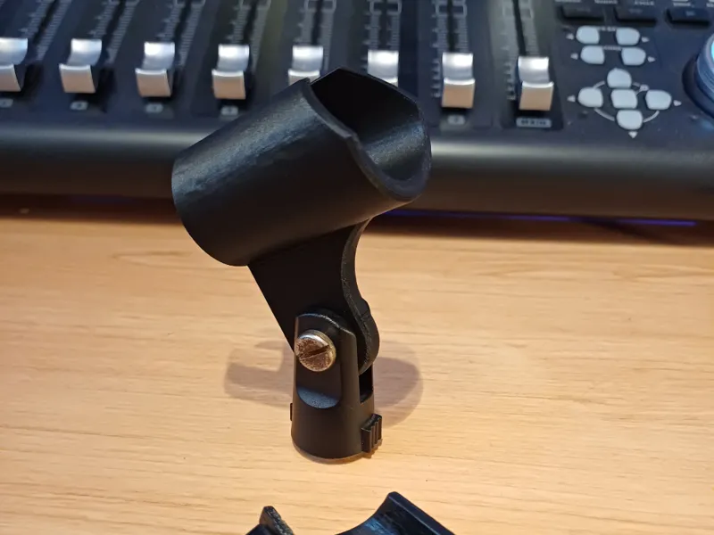 Handheld microphone replacement clip