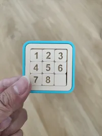 补缺块(携带时防止其它滑块移动,玩儿的时候取出来)