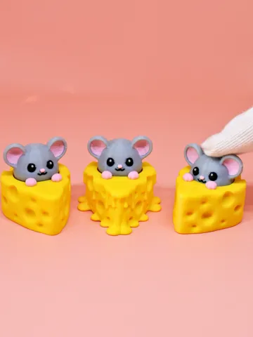 Objeto manipulable: Peekaboo Mouse with Cheese Fidget Clicker — vista de referencia 2