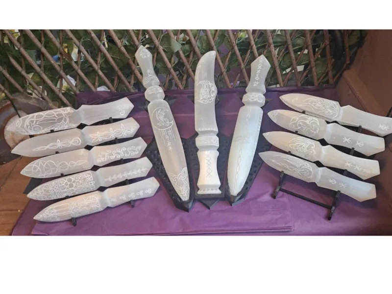 Knife Dagger Stands - Long, Short, Single, 5x