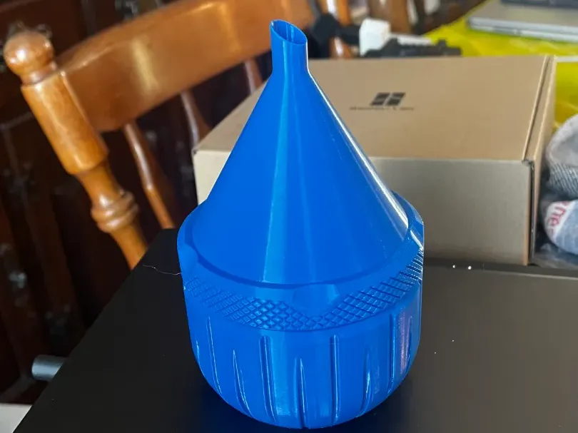 Couvercle entonnoir pour bocal de rangement