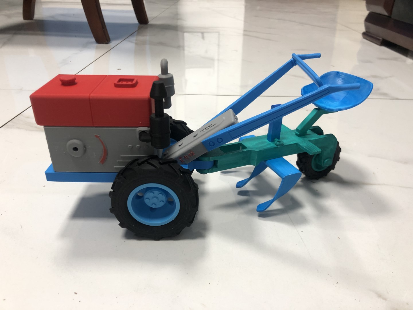 Miniatura 2 do modelo 3D 手扶拖拉机-非遥控电动版