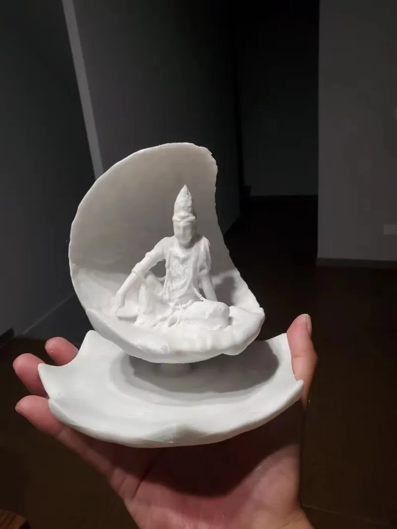 Guanyin of water-moon