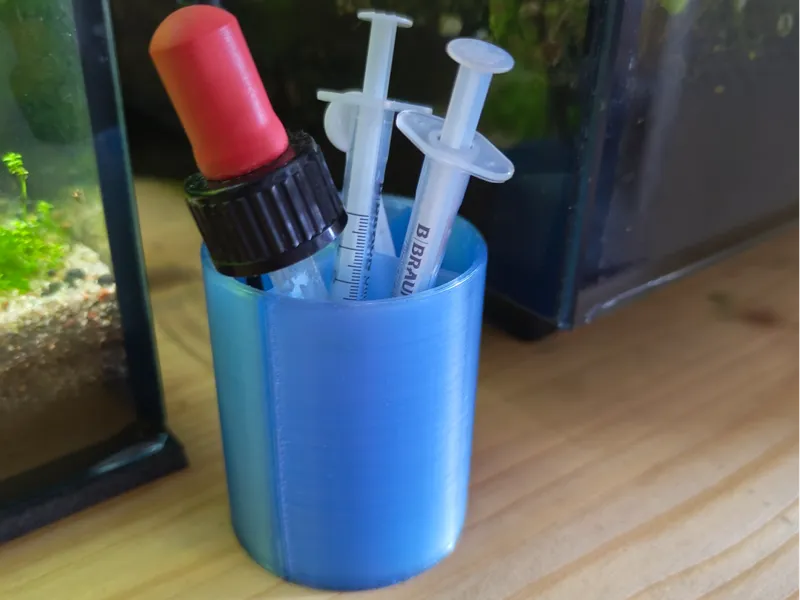Small cup with divider