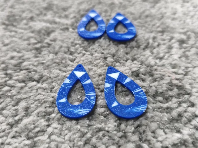 Brinco pingente Gota vazada