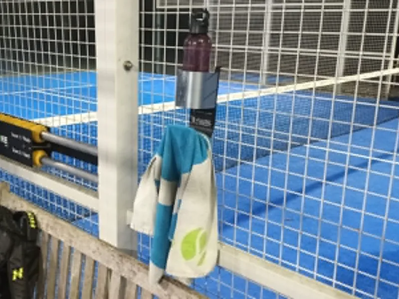Padel Court Fence Clip – Towel & Bottle Holder