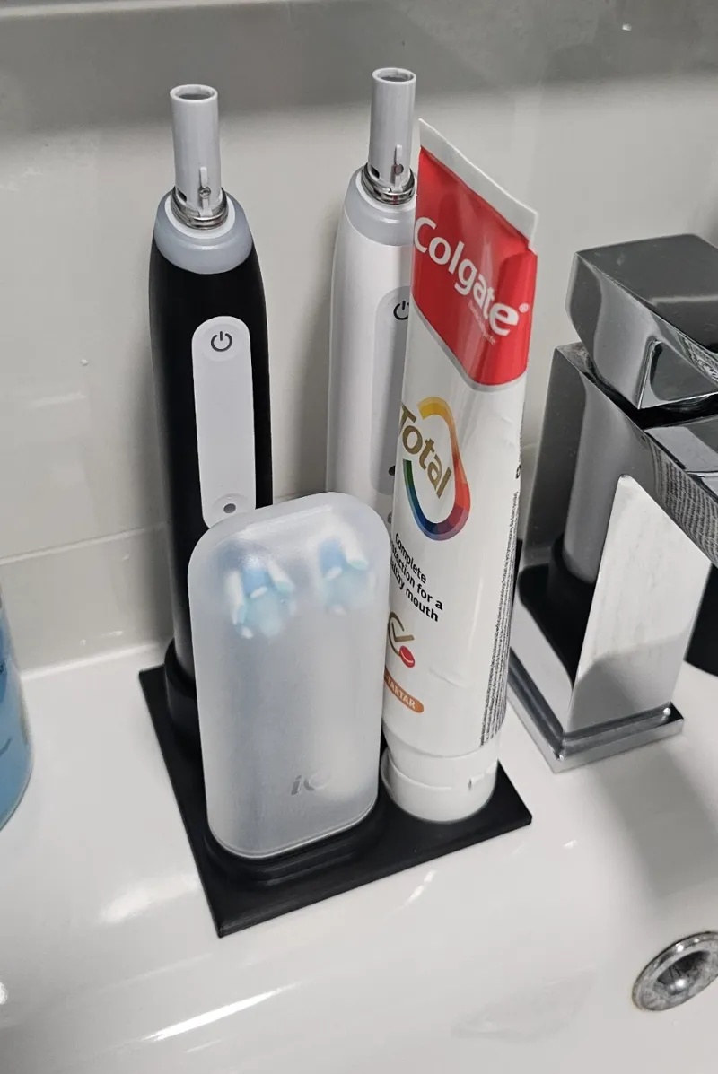 Oral-B iO stand for 2 /w toothbrush head protector