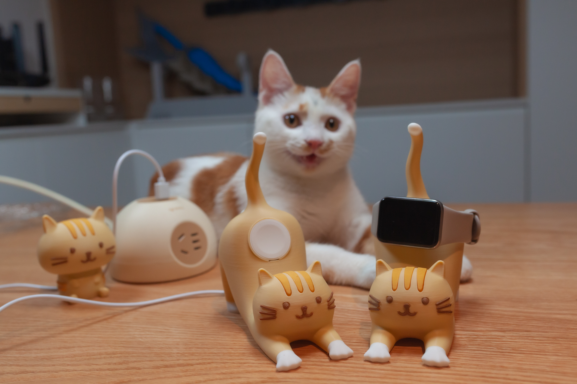 Miniatura 5 do modelo 3D 猫猫手表手环充电支架座