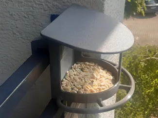 Vogelfutterhaus für den Balkon