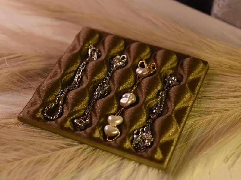 Bracelets/Necklaces Organizer Tray