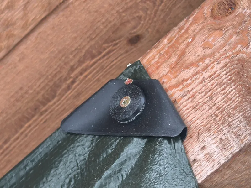 Planenhalter für Ösen einer Abdeckplane