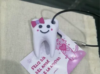 CUTE TOOTH KEYCHAIN