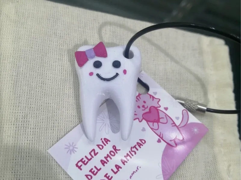 CUTE TOOTH KEYCHAIN
