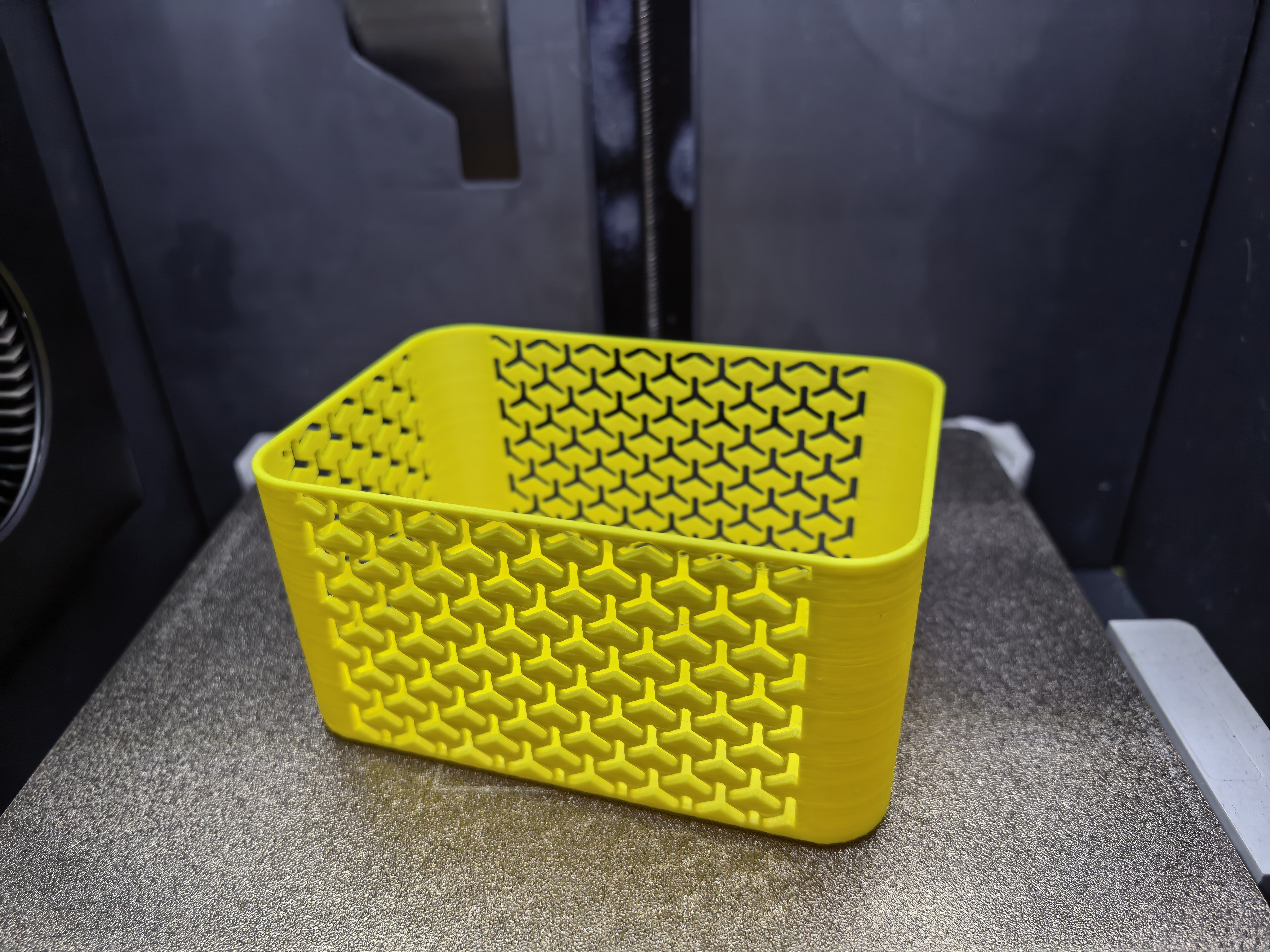 Miniatura 1 do modelo 3D 可堆叠镂空收纳盒