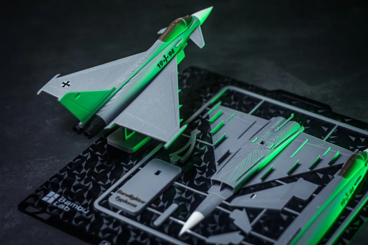Eurofighter Typhoon Plane Kit Card view 2