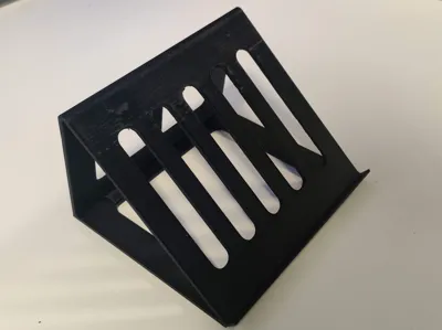 Strudy Tablet Stand (40 degrees)