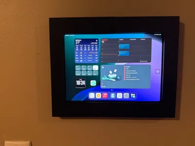 Wall mount with outer frame for iPad Pro 2018
