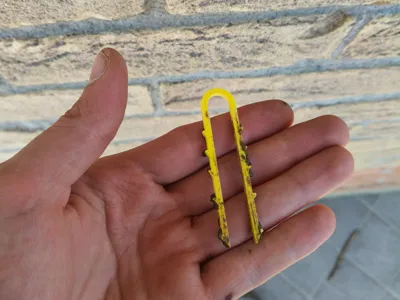 28 small pegs