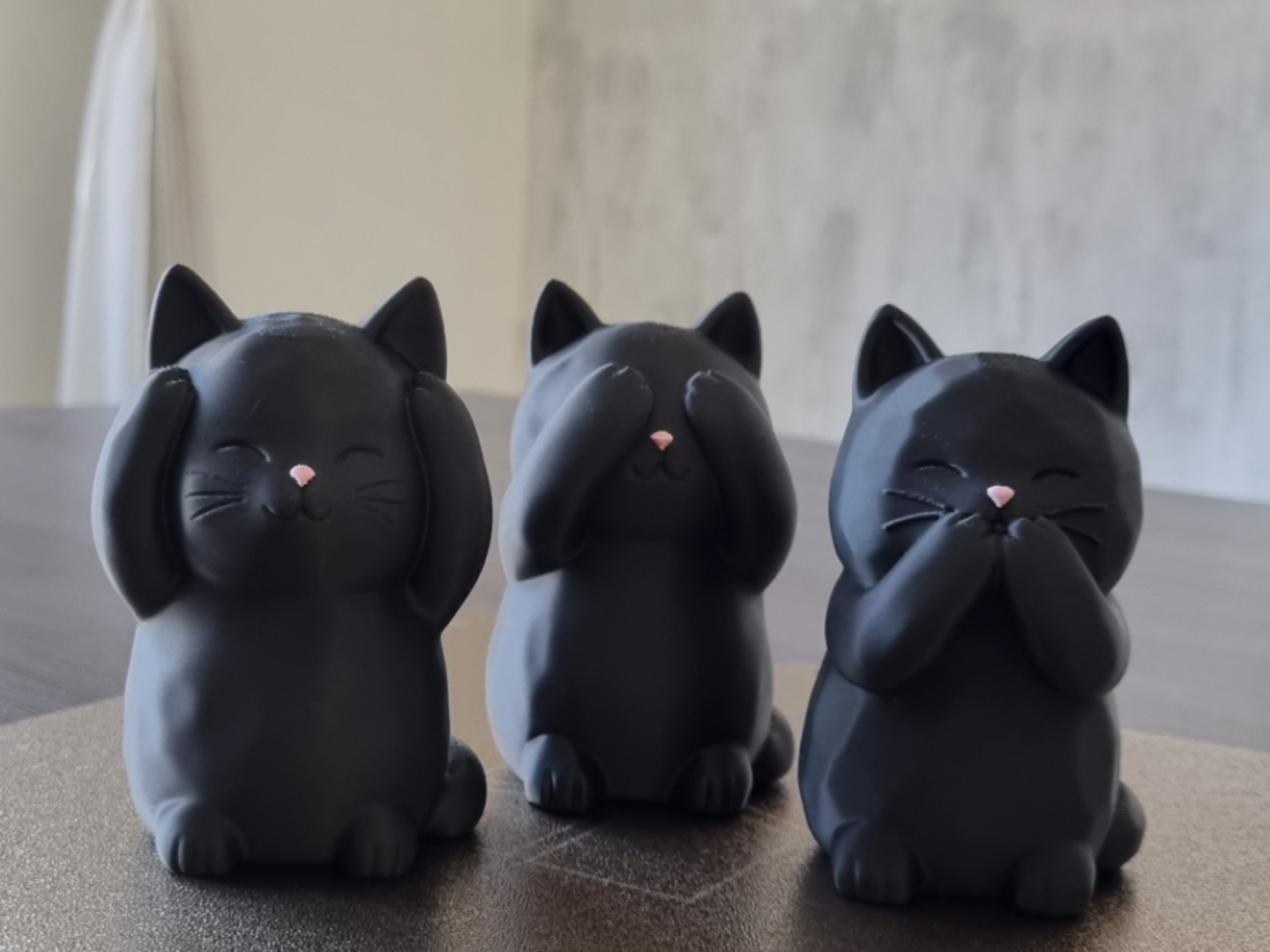Three Wise Cats – Hear-, See -, Speak No Evil