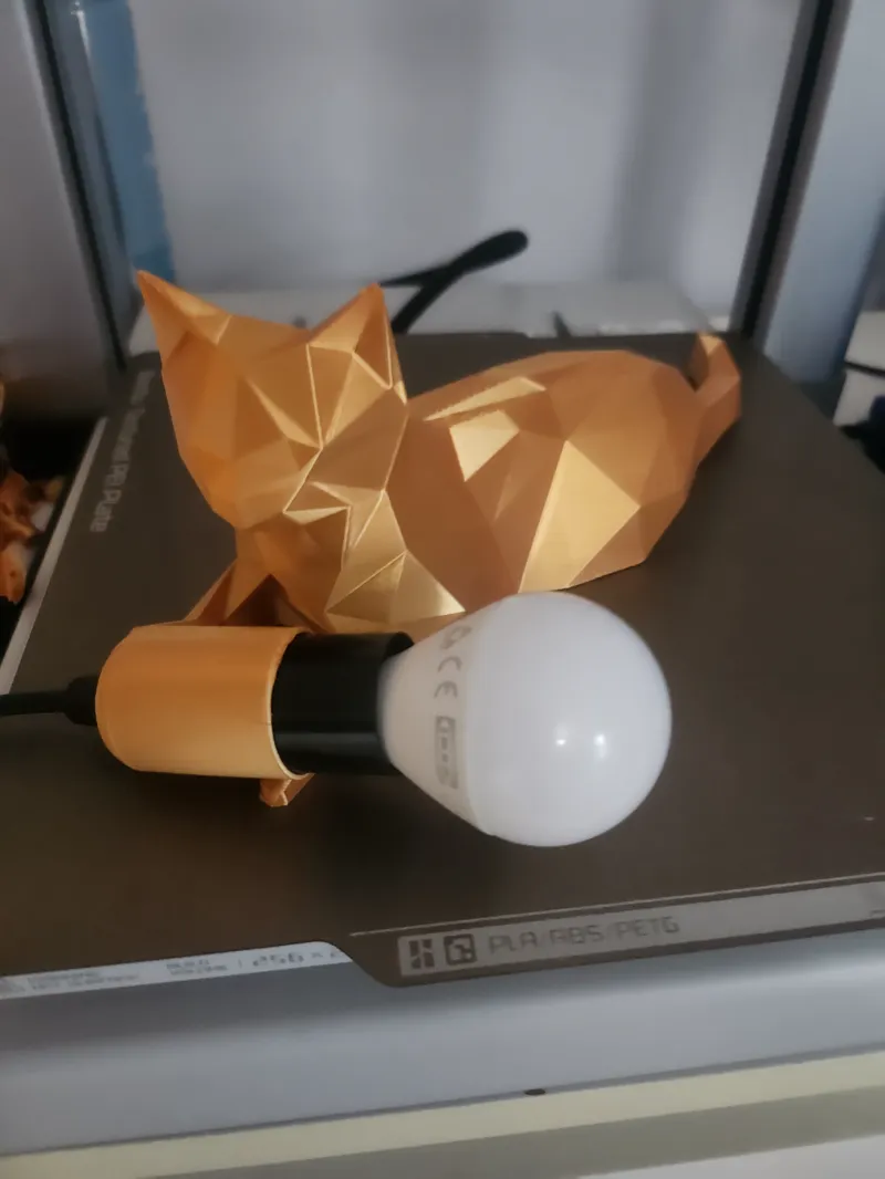 Low Poly Cat Lamp