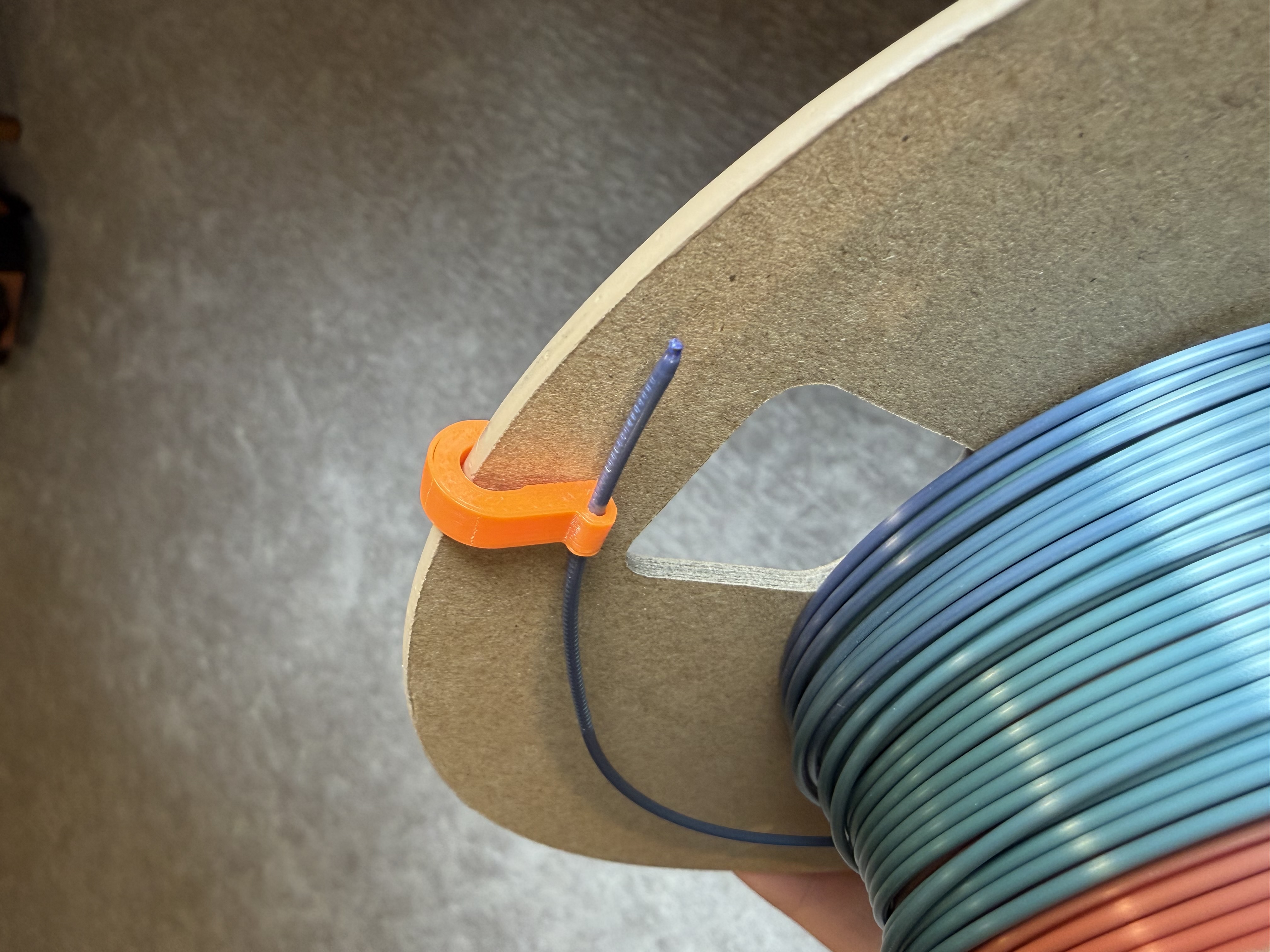 Miniatura 2 do modelo 3D Simple Filament Clip