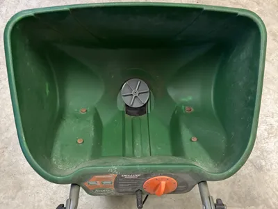 Fertilizer Distribtor