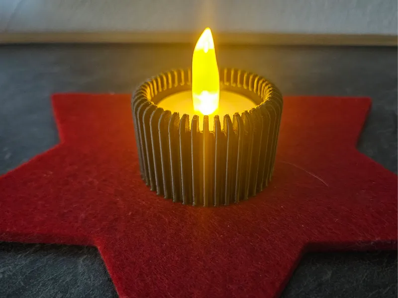 sehr schöner und eleganter Teelichthalter