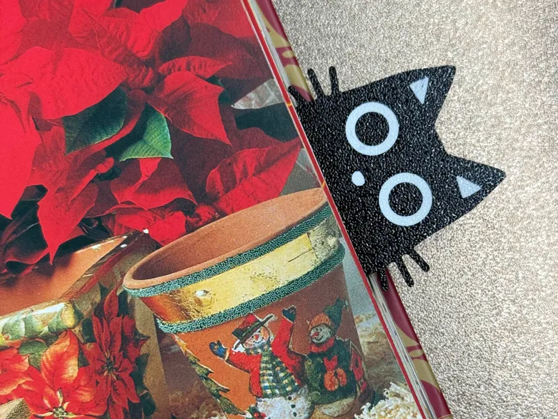 Cat bookmark