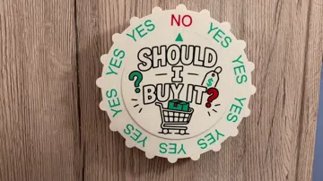 Objeto manipulable: should i buy it? wheel spinner — vista de referencia 3
