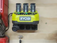 Support mural pour batterie Ryobi USB Lithium — photo 1