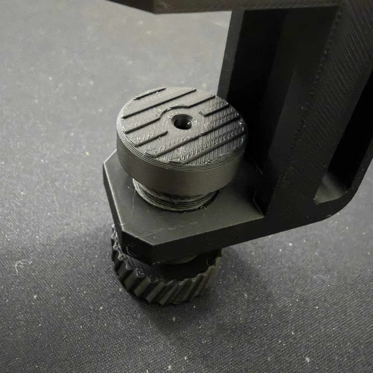 Desk Cables Clip view 3