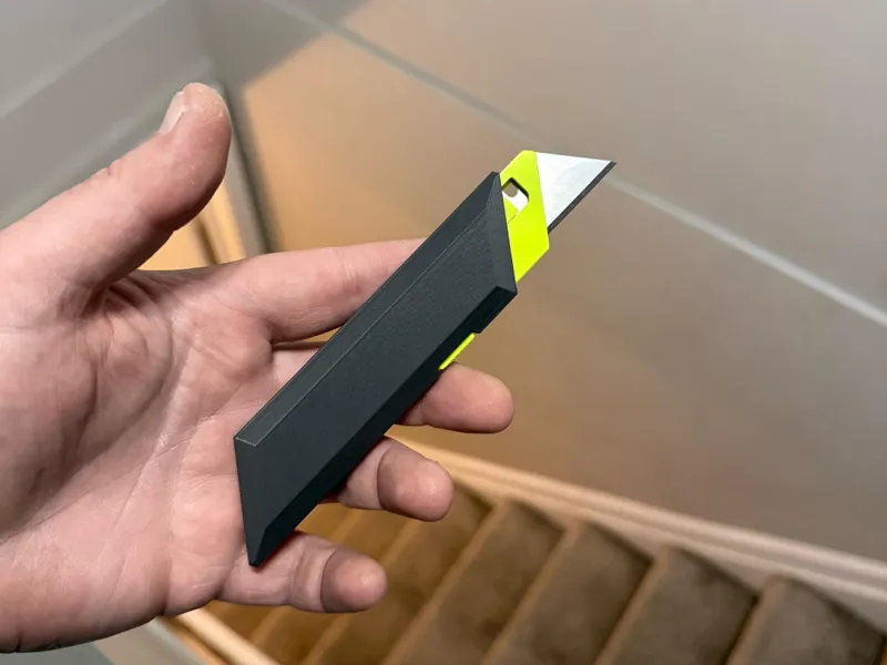 Reversible Utility Knife