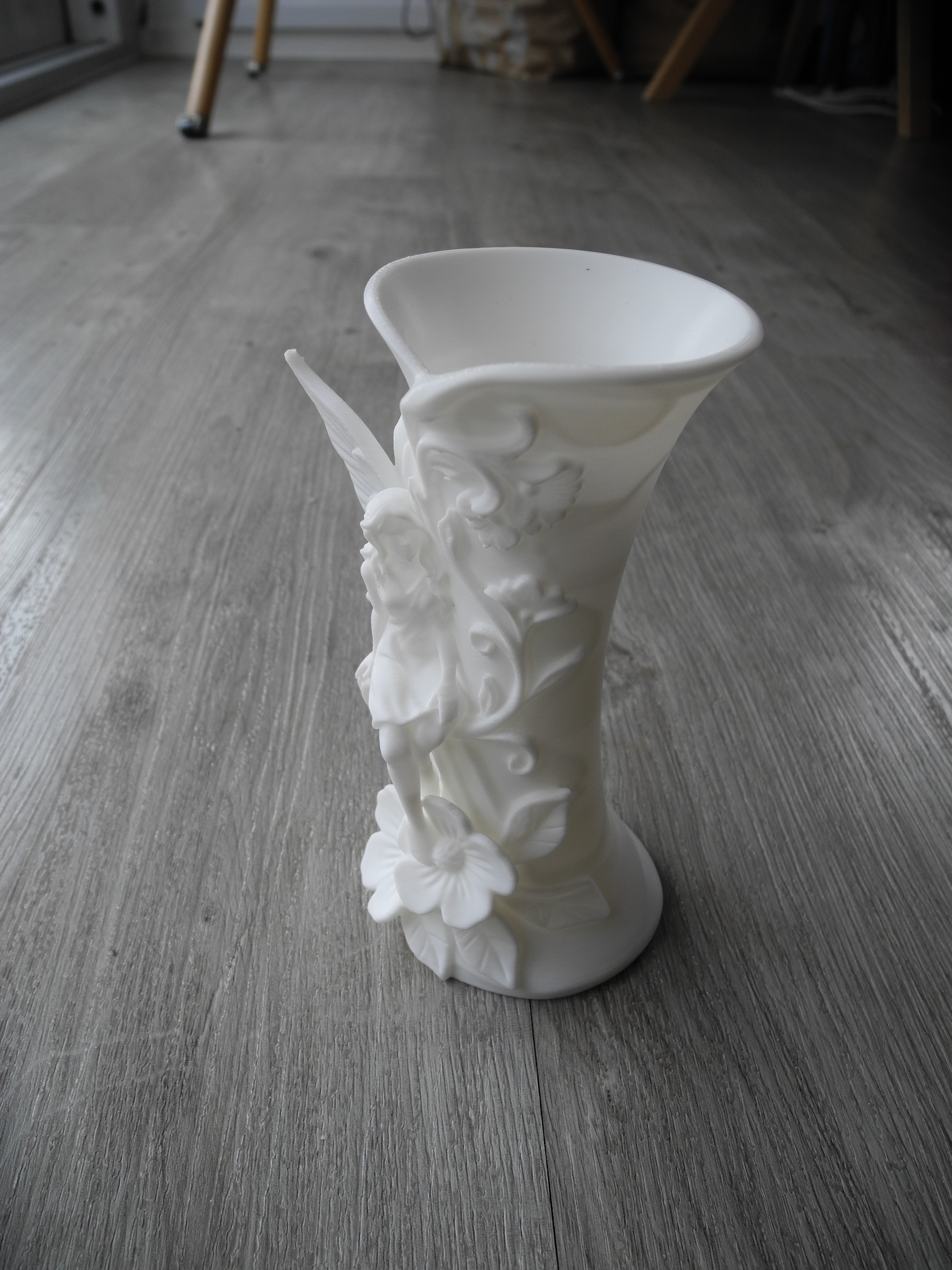 Miniatura 2 do modelo 3D Fairy Garden Sculpture Vase