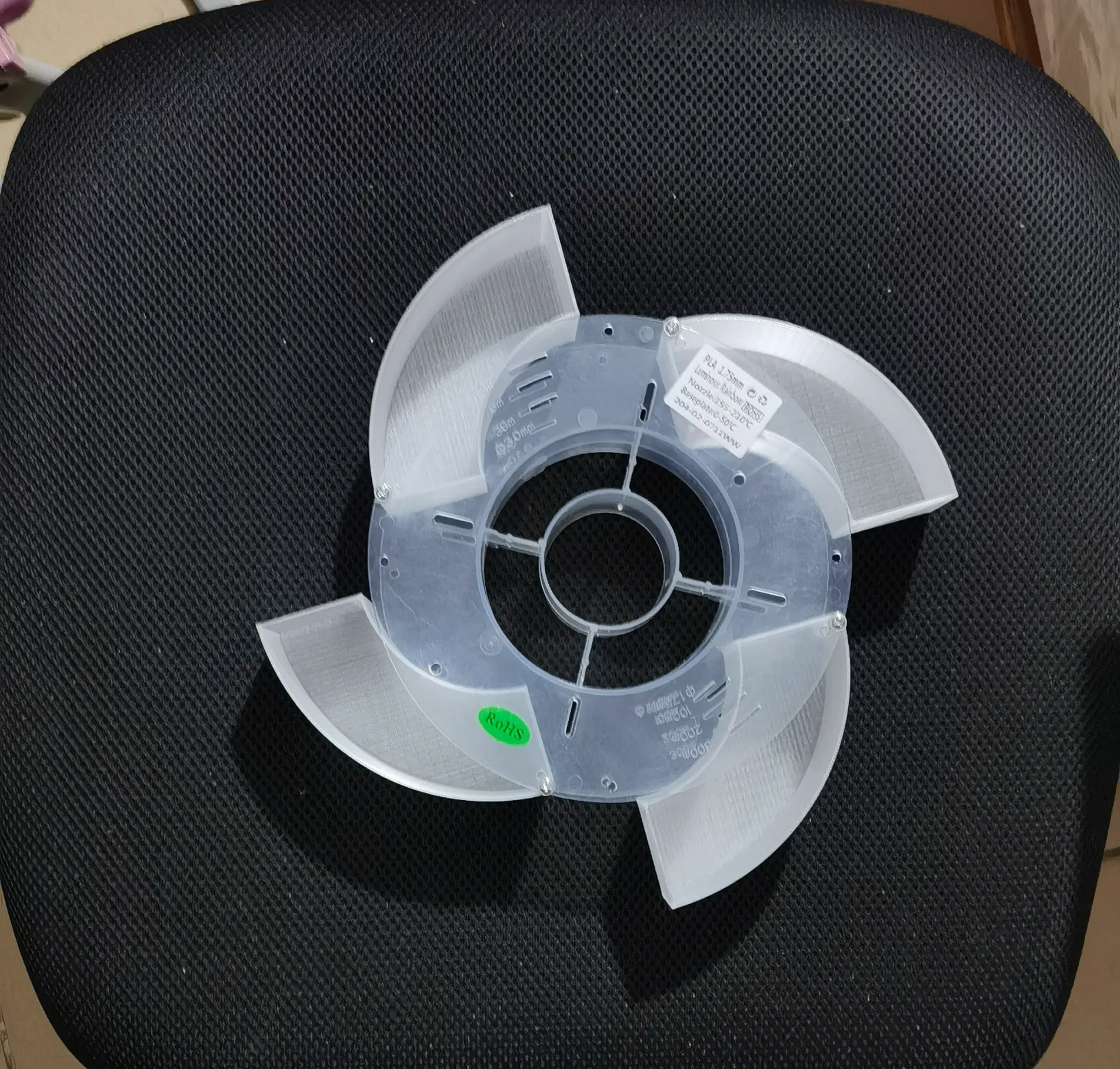 Miniatura 2 do modelo 3D 多品牌多尺寸4等分1KG 3D打印料盘收纳盒